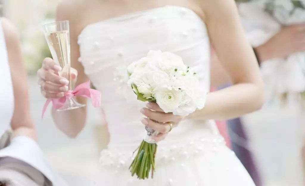 武汉女生衣服,武汉的女士服装