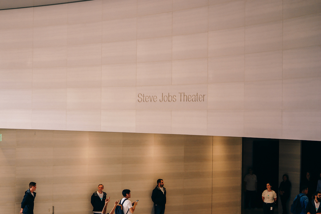乔布斯剧院的首次发布会,苹果乔布斯礼堂发布会