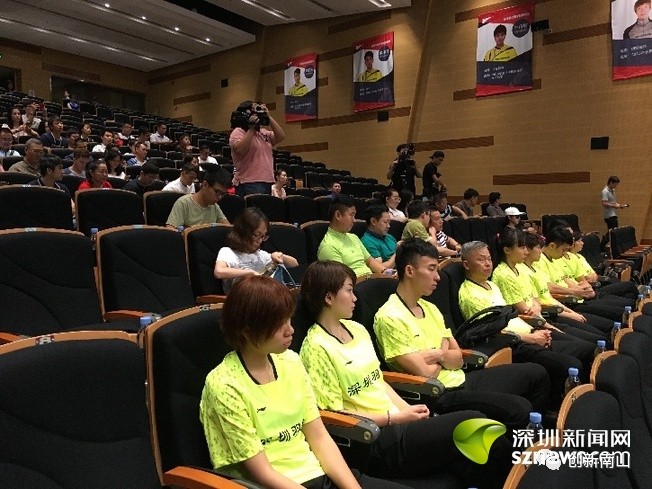 深圳南山区羽众羽毛球俱乐部,羽毛球运动员集结