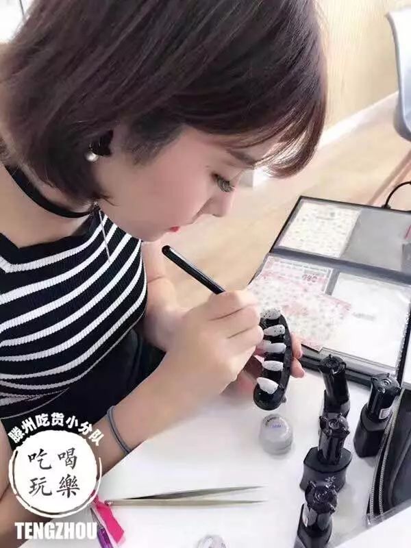 这次探店！我们瞄准了一家能让你少女心炸裂的美甲店