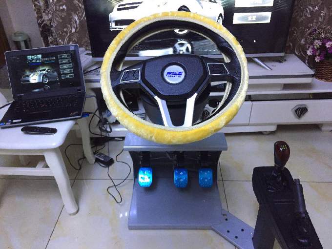 科目三挂了小伙买驾驶模拟器练习要自学成才