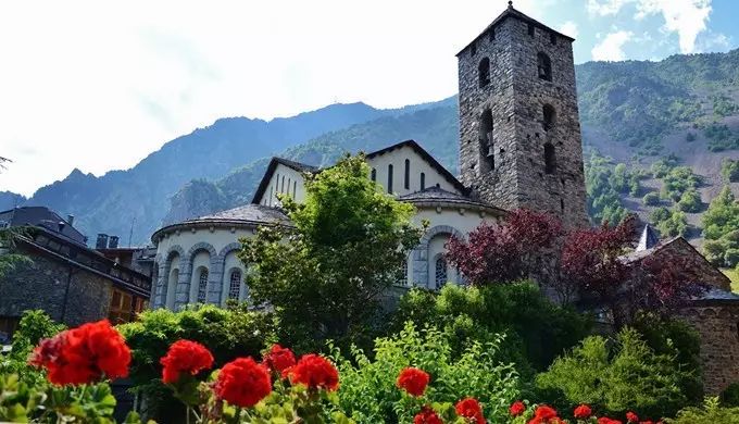 这个和县城一样大的国家，却有2000万中国黑户