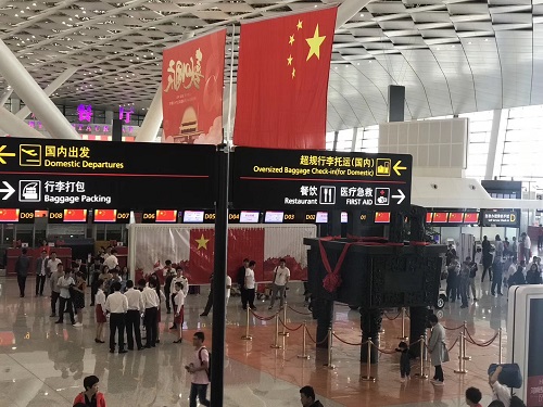 刚刚,这场千人快闪承包河南人的朋友圈,歌唱祖国响彻中原!