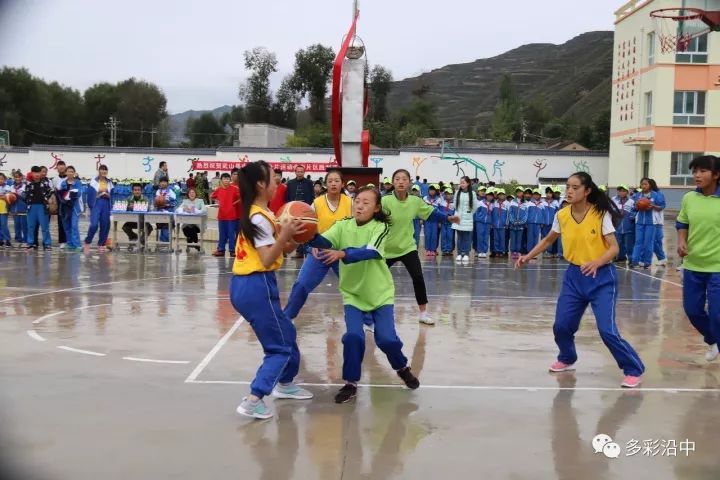武山县城关镇第四小学运动会,武山县21届中小学生运动会开幕式