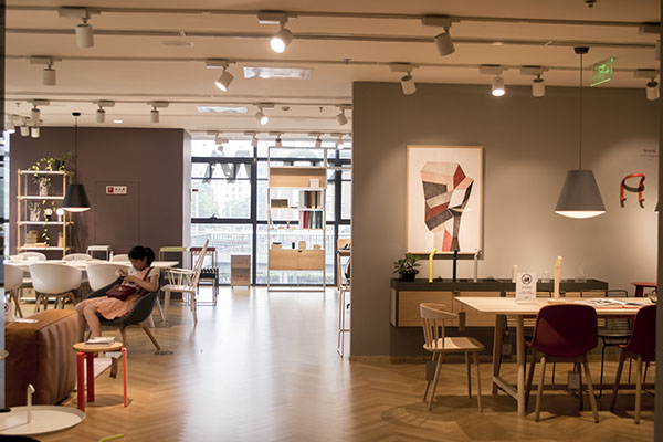 我们逛了逛HAY在北京的体验店，没想到长这样