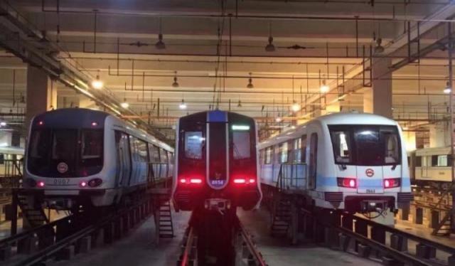 「长假Day5」“十一黄金周”你放假我保驾:幕后地铁人在忙些啥?