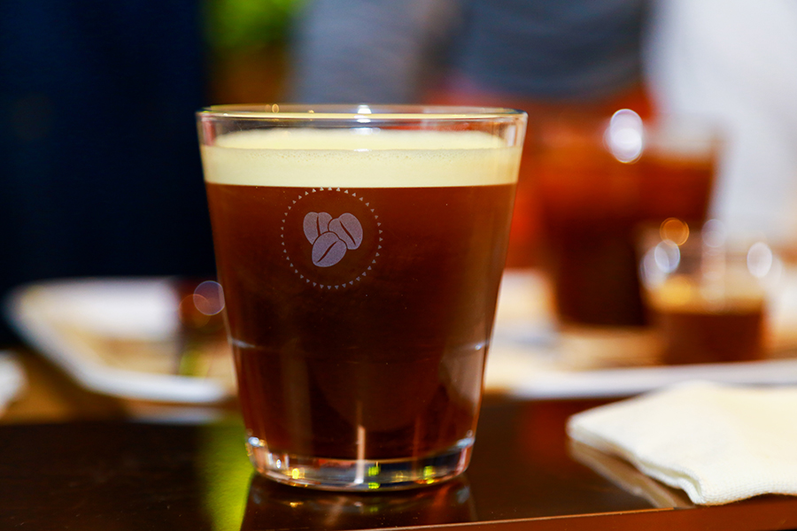 COSTA出了氮气冷萃咖啡，我们在上海和成都都体验了一下