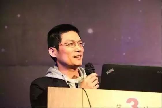 高原读书：吴昕孺｜《心的深处有个宇宙——在现代诗中醒来》