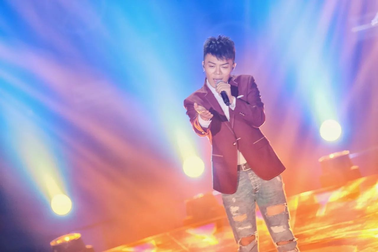 “水手”郑智化泣不成声，“失态”黄小琥上节目认亲