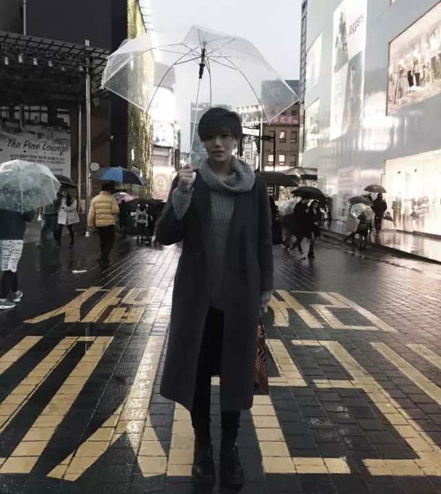 “你是谁？”“我要跟你睡觉～”