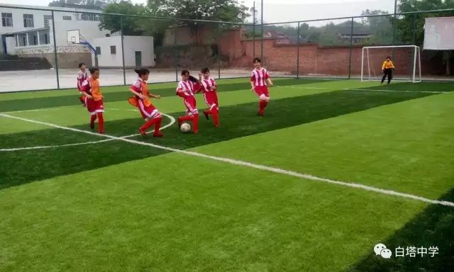 威远校园足球比赛奖杯,威远足球队最新比赛小学