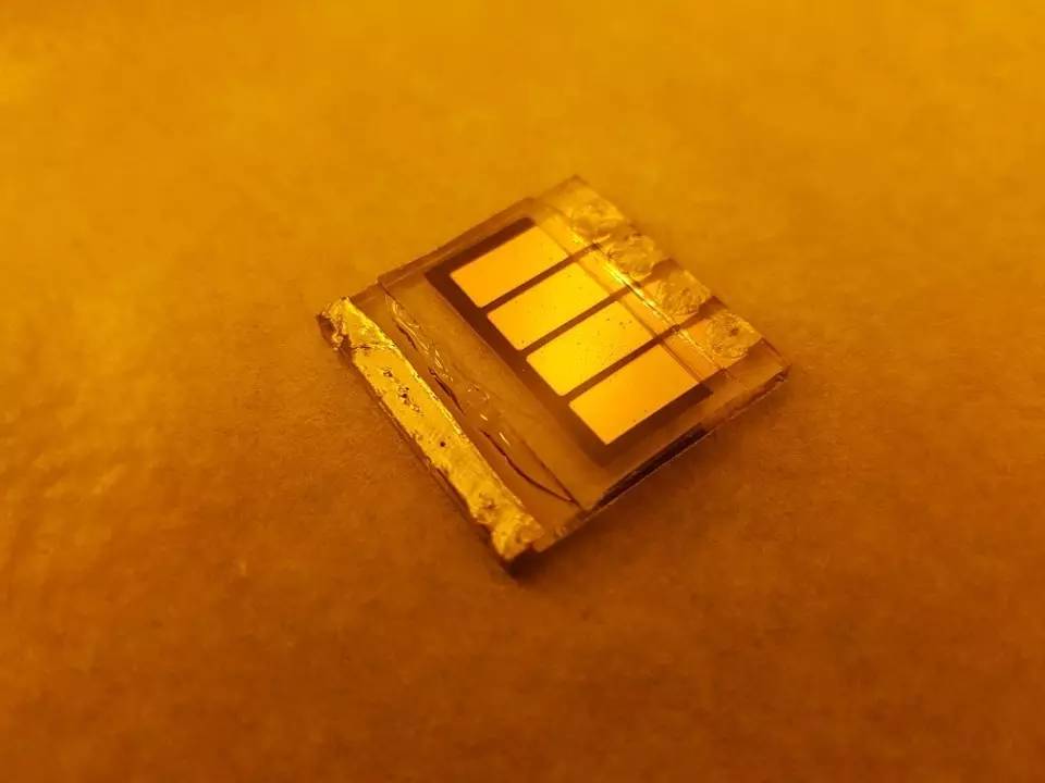 韩国科学家研发出新型钙钛矿太阳能电池:转换效率创新世界纪录!