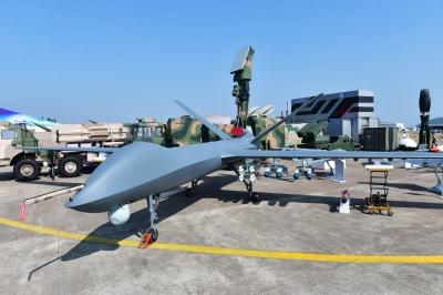 一国当年买中国先进坦克,风光阅兵后却要退货,如今故技重施又买无人机?