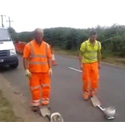 你这熊儿子，指甲不长咱们家的家业怎么办