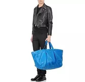 你小时候穿的塑料鞋，现在卖4000一双！快看家里还有没有……