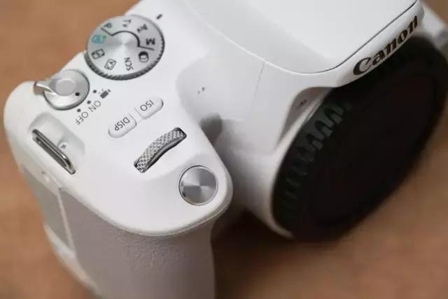 佳能2000左右新手入门推荐,佳能eos200d摄影入门教程