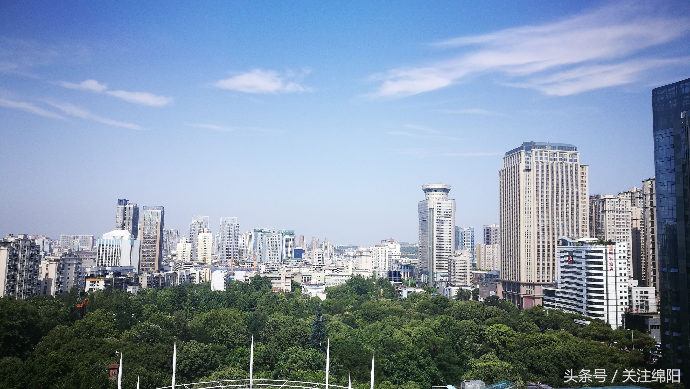 临园干道上迎来又一家高端酒店绵阳酒店业这些年为何能蓬勃发展？