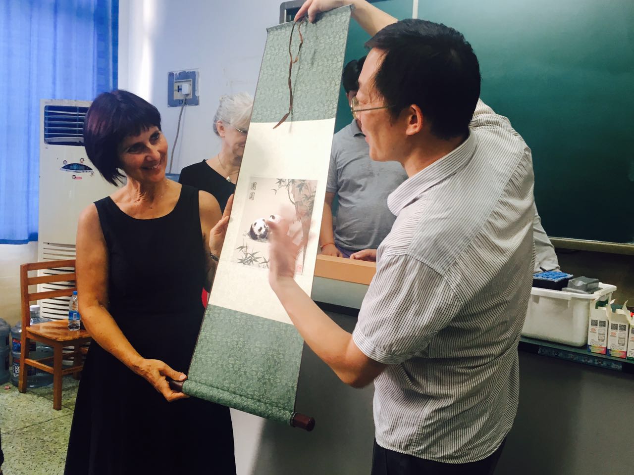 这个闰六月的夏天，成都十八中和德、意两国中学生用一场球赛成了朋友