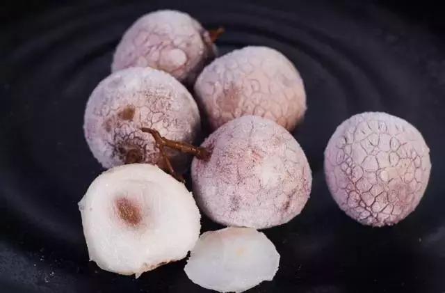 我把整个超市扔进了冷冻室，没想到还挺好吃