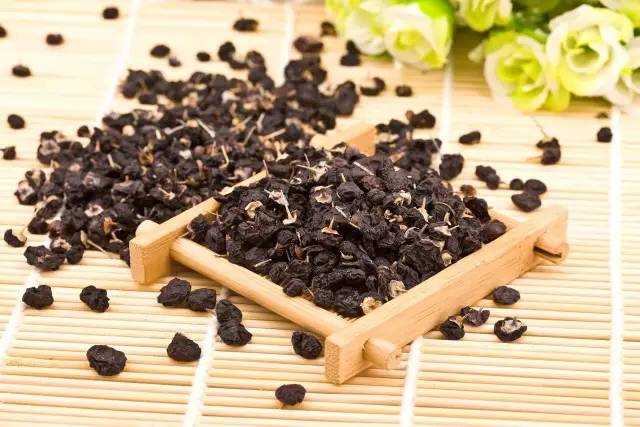 关于黑枸杞的药用知识,黑枸杞的故事传说