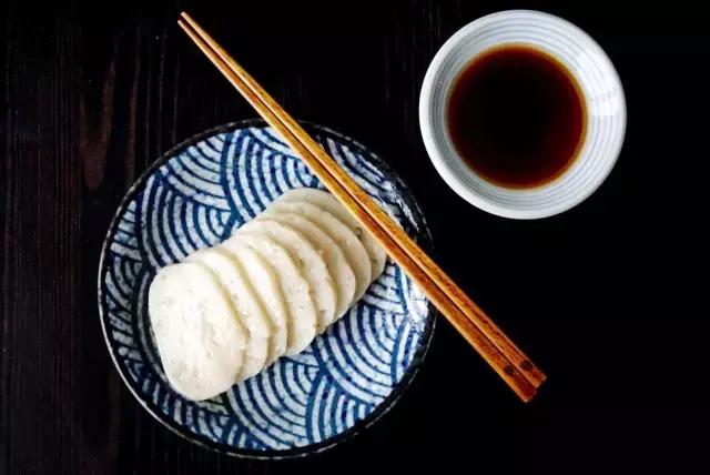 三伏天不吃饭也要买一件棉麻衫,三伏天不开空调吃饭一身汗