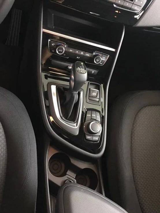 试驾宝马218i旅行车7座,宝马218i使用感受