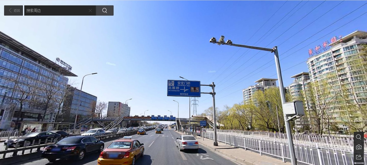 骑车如同走钢丝,过斑马线要跨栏记者亲历北京交通中的“反人类设计”