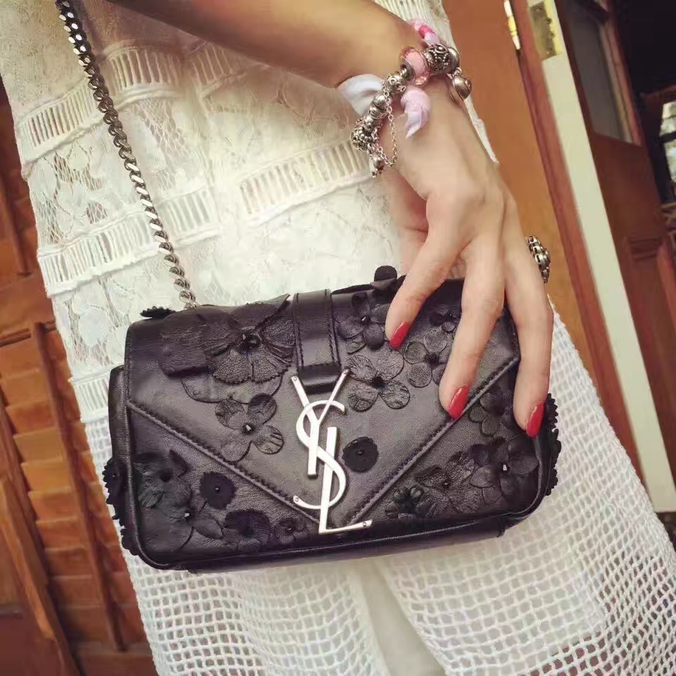 白色ysl邮差包穿搭,ysl经典款邮差包