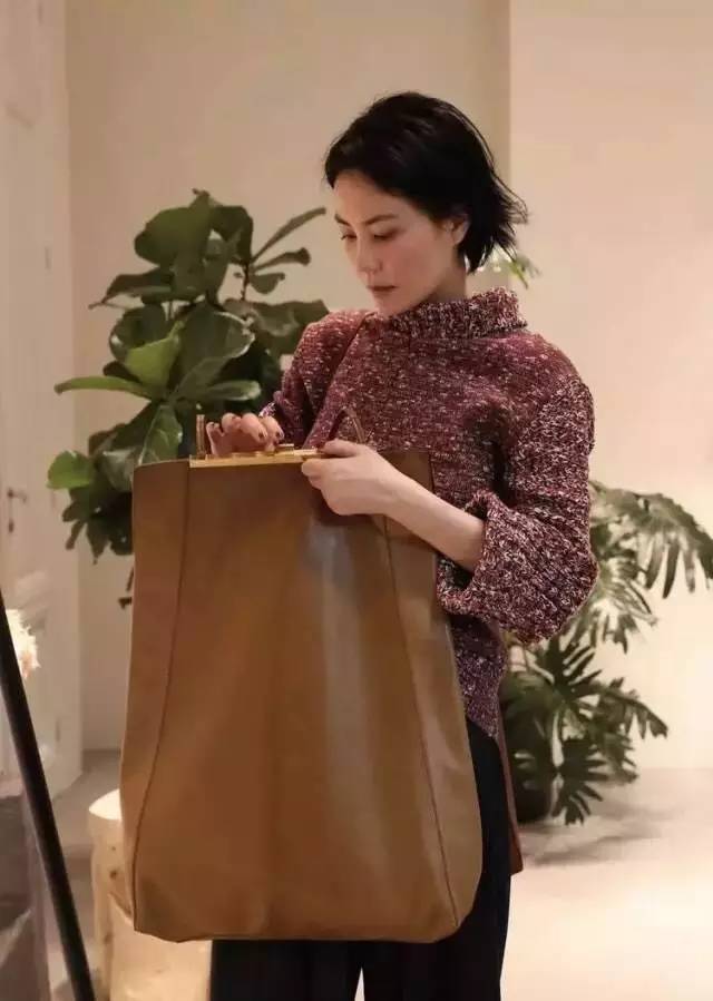 如今的带货女王杨幂,杨幂是如何成为带货女王的