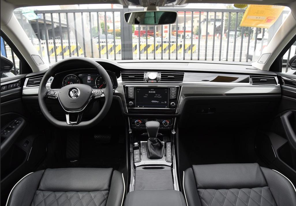 采用A8平台，比A6L还长，月销146台、125台，快停产了