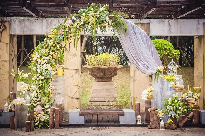 户外婚礼场景布置效果图,红色系婚礼户外布置场景