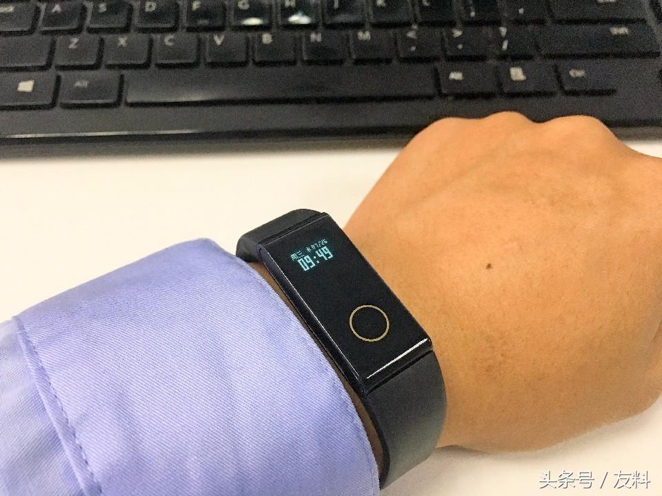 跨界拉卡拉手环好用吗,拉卡拉手环b3