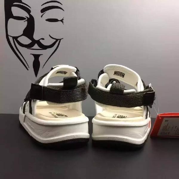 夏天选这几款凉鞋好穿还好潮,2020夏最火凉鞋