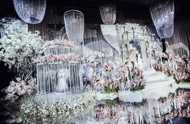 户外婚礼场景布置效果图,红色系婚礼户外布置场景