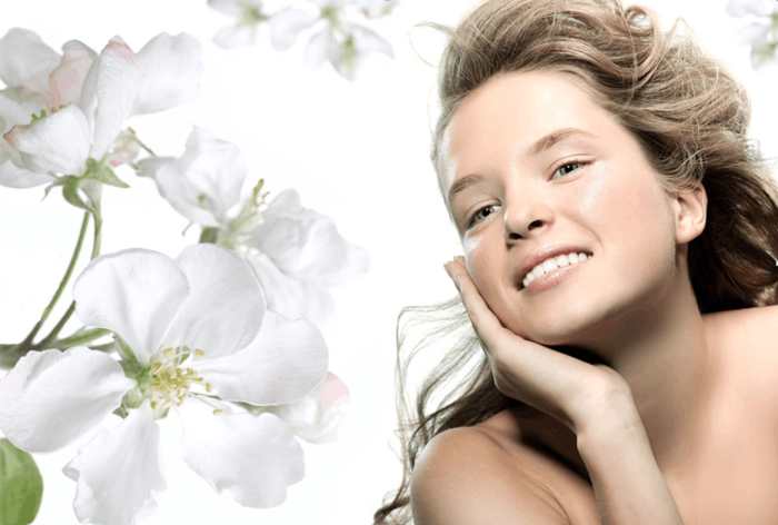 怎么让鼻头毛孔变小变干净,皮肤科鼻子毛孔粗大如何改善