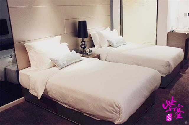 紫塞明珠乌兰布统云玉农家院,乌兰布统公主湖农家院