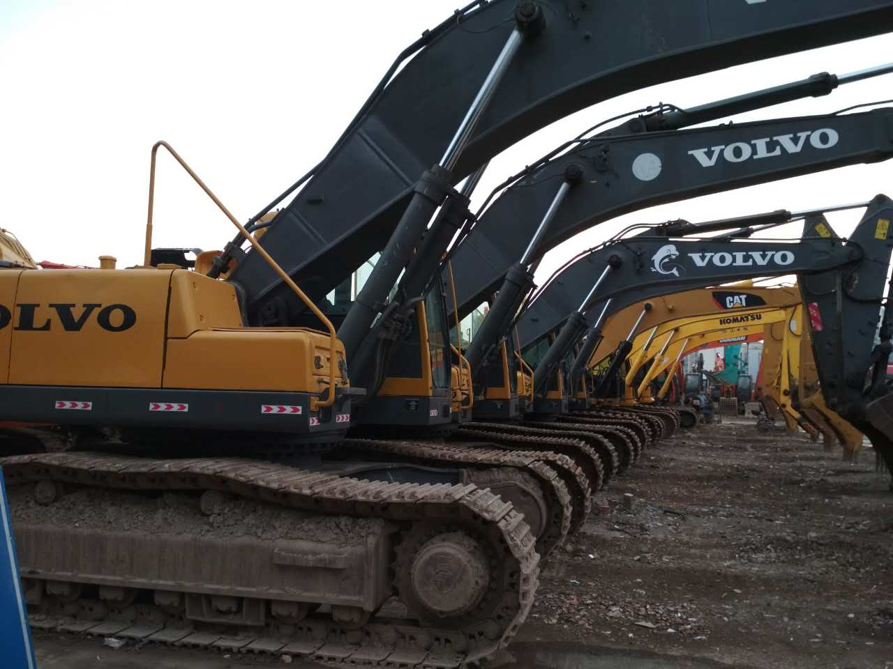 四川二手现代挖掘机报价,成都二手挖掘机推荐哪款好