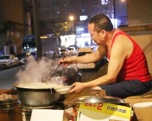 你们只道我做方便面走红,却不知我百万资产后的心酸