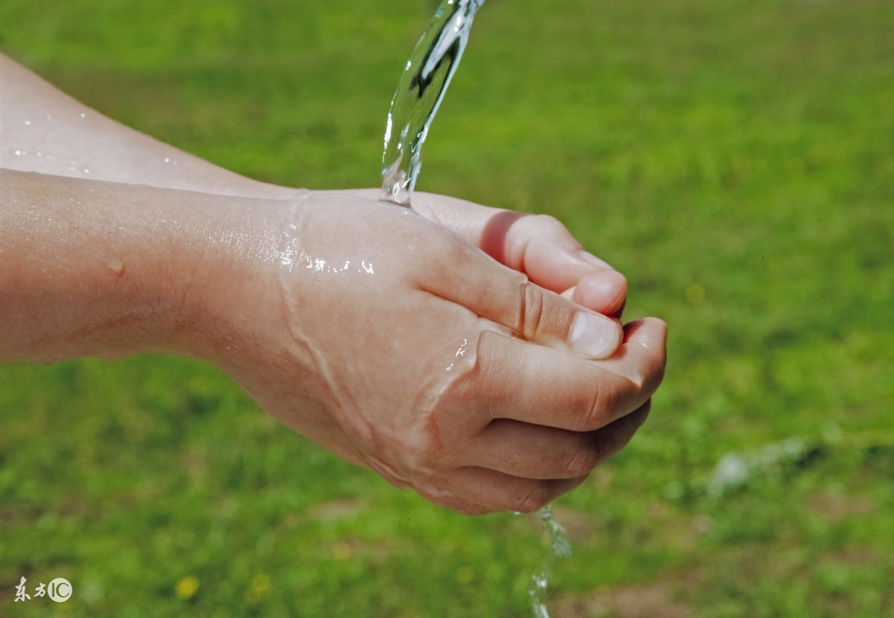 喝酒撸串别忘了保护肠胃,经常喝酒肠胃炎