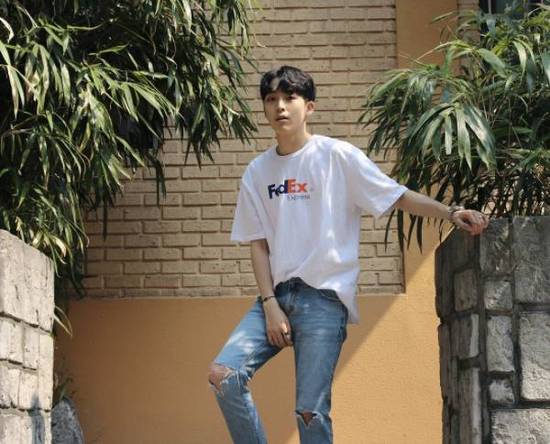 网红是怎么卖衣服的,网红卖衣服现状