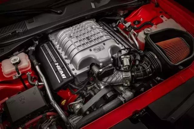 道奇的挑战者除了地狱猫，还有一台叫恶魔的