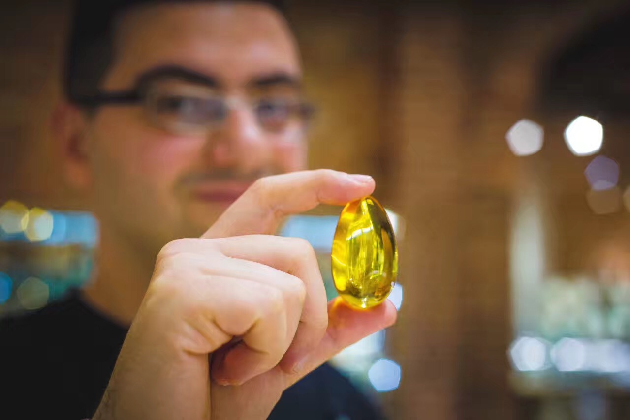 琥珀蜜蜡怎么鉴定真假图片视频,波罗的海蜜蜡手串真假鉴别