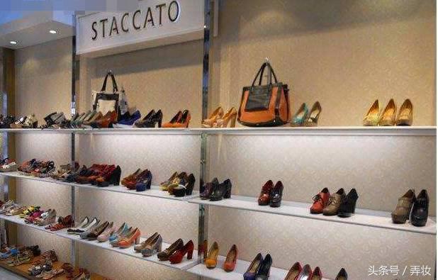 百货商场的一楼，是与世隔绝的时尚炼狱，你见到的都是这样！