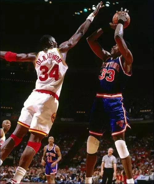 詹姆斯各数据碾压乔丹,说詹姆斯是大猩猩的主播是谁