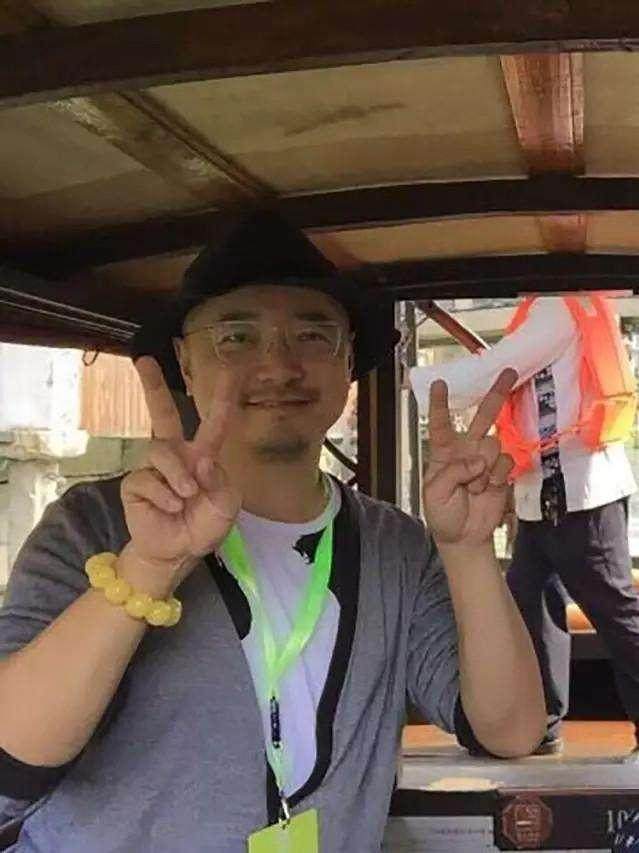 赵薇戴烤色蜜蜡,赵薇代言蜜蜡