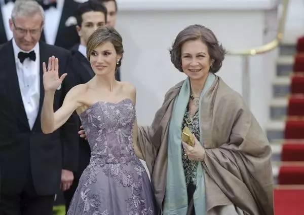 名流｜她如何从洛丽塔变身西班牙王后？