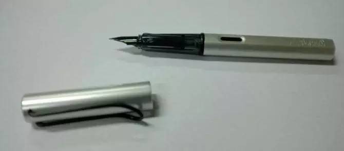 雀巢广告韩寒的钢笔,韩寒雀巢广告lamy