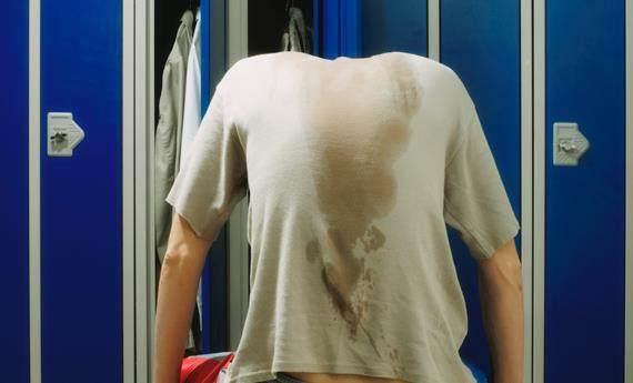 上半身多汗是什么症状,老人多汗是4种病的警告