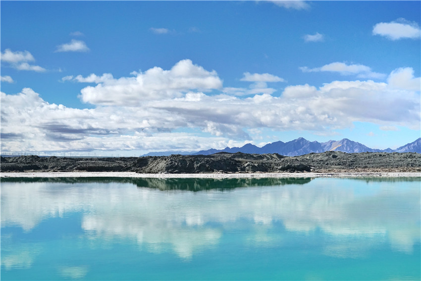 大柴旦翡翠湖美的像仙境,美丽的大柴旦翡翠湖宛如仙境
