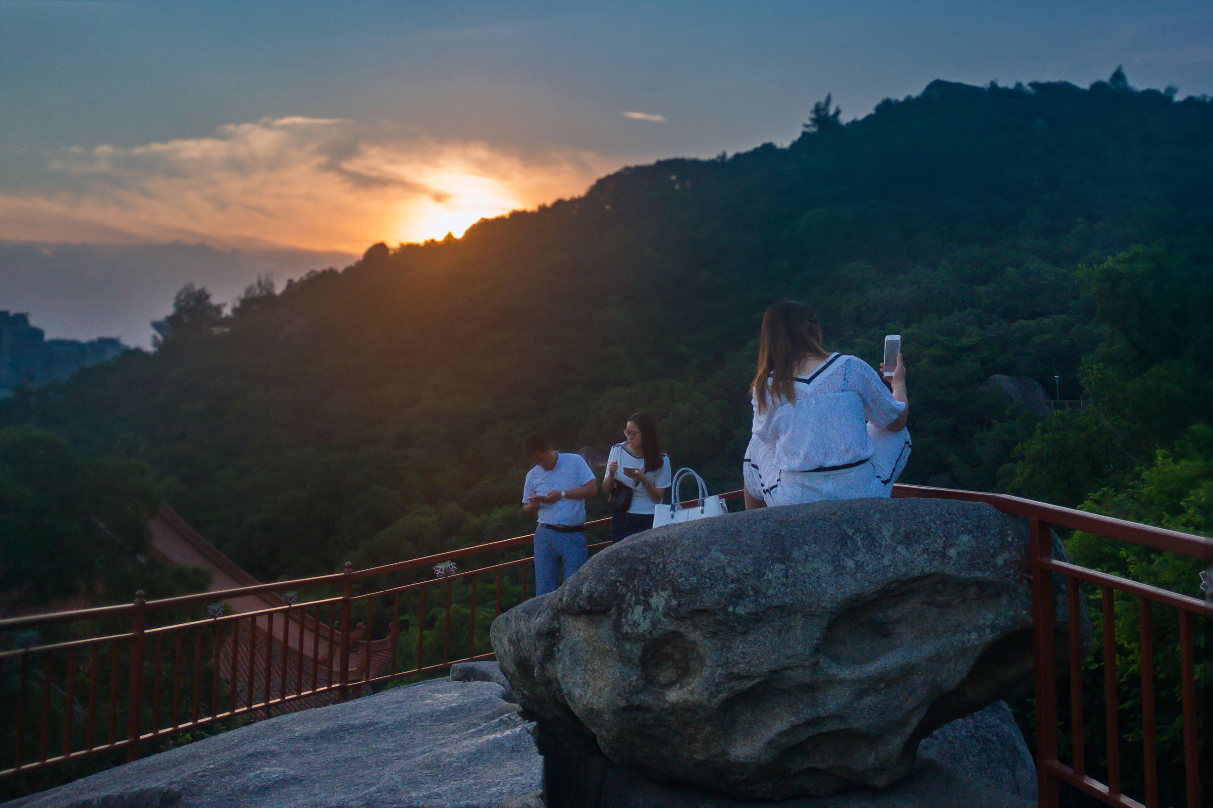 手机旅拍：厦门大学南门外的南普陀寺